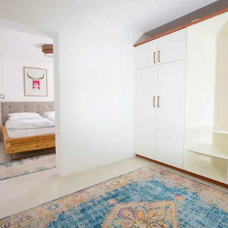 Sunsetloft Apartman Vir