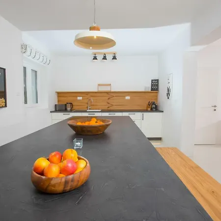 Sunsetloft Apartman Vir